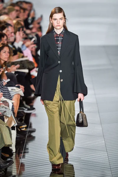 Look 40